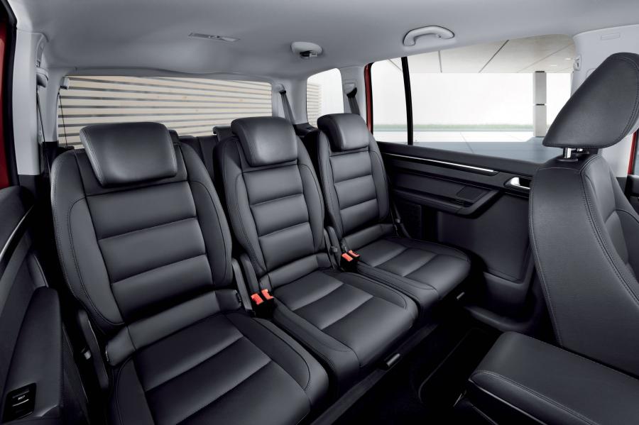  Volkswagen Touran 2010 года  (фото 12 из 46)